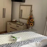 And Hoselito U Centru Makarske Konukevi Makarska