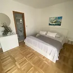 Konukevi And Hoselito U Centru Makarske 3*