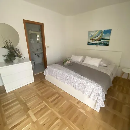Pensjonat And Hoselito U Centru Makarske 3*